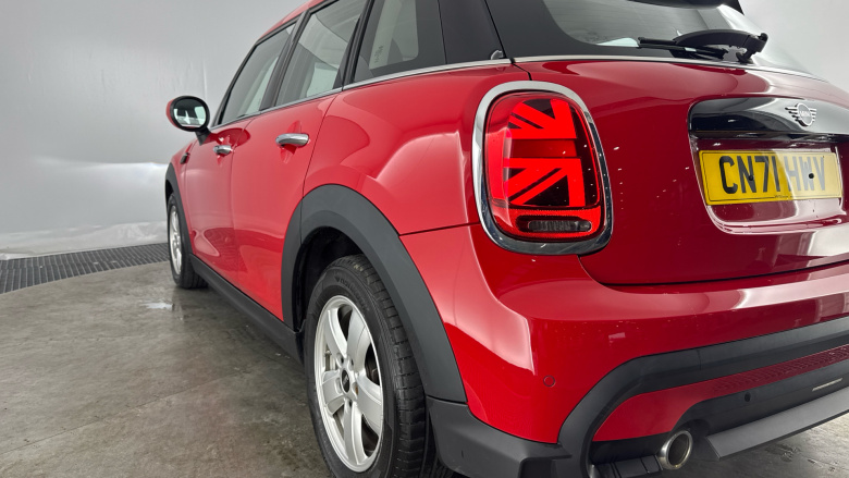 MINI Hatchback 1.5 Cooper Classic 5dr Auto Petrol Hatchback